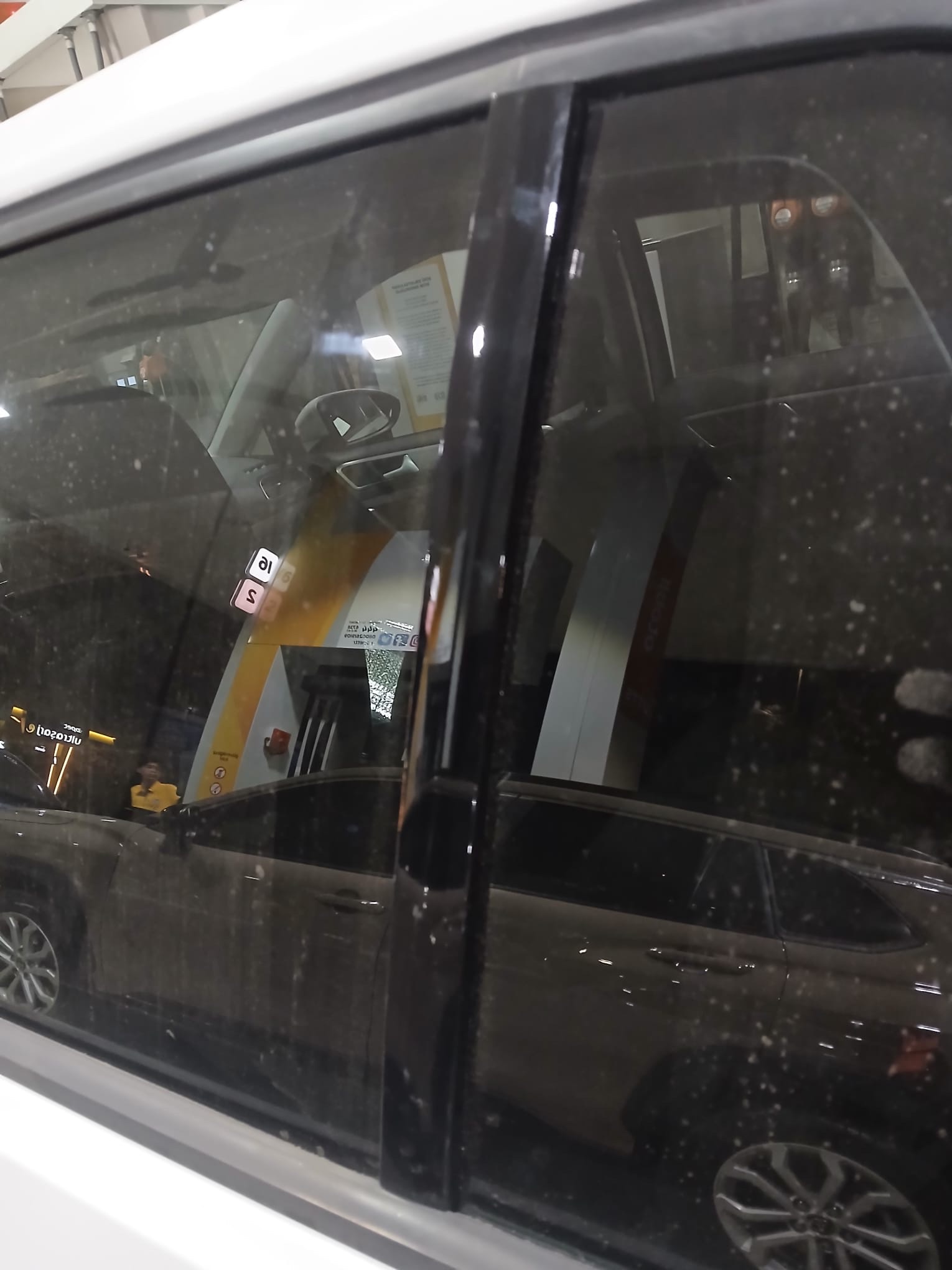 Volkswagen Golf 7 / 7.5 Arka Kelebek Cam Direk Kaplama | Fitil Deformasyonu Çözümü | Piano Black | 2013-2020 - Görsel 5