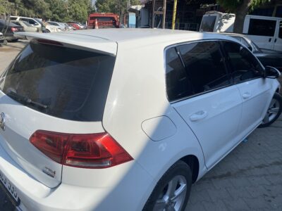Volkswagen Golf 7 / 7.5 Arka Kelebek Cam Direk Kaplama | Fitil Deformasyonu Çözümü | Piano Black | 2013-2020 - Görsel 5